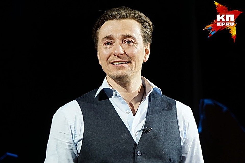 Сергей Безруков рассказал воронежцам о любви, кино и рок-музыке.