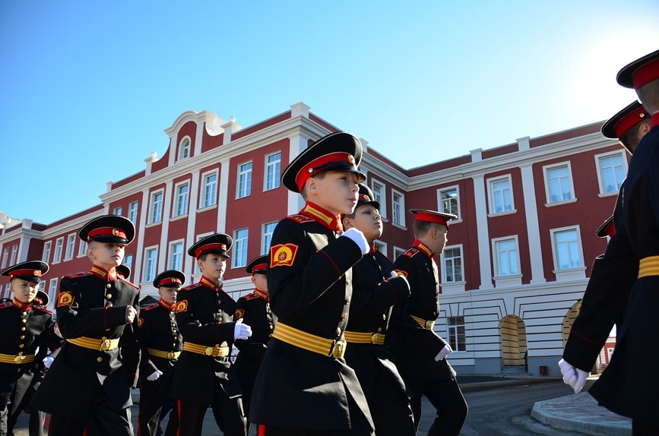 Юные суворовцы