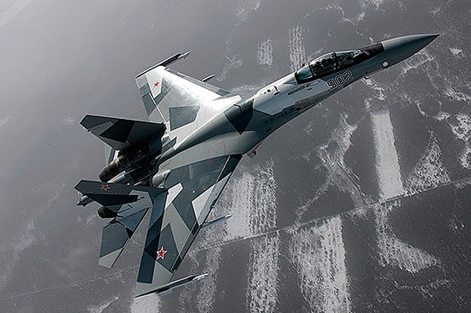 Су-35С отработали полеты на предельных высотах в Арктике