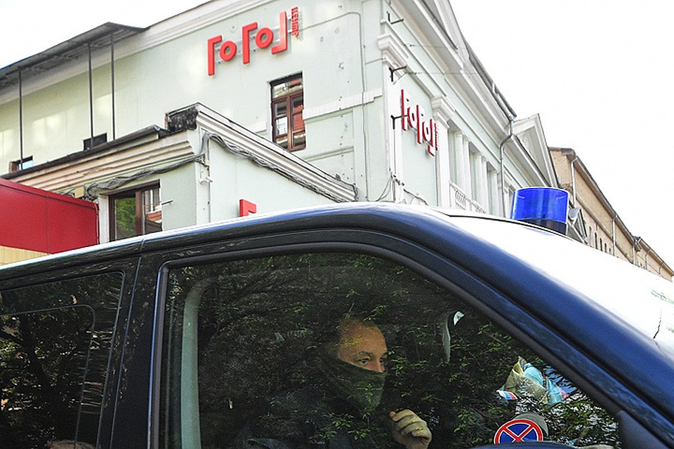 Скандал вокруг "Гоголь-Центра" обрастает новыми подробностями.