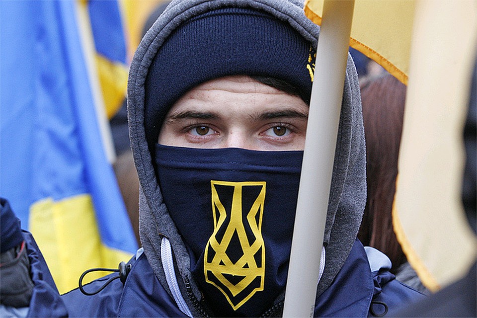 Музыкантам «вменяется» либо «незаконное посещение Крыма», а в случае с украинскими гражданами, их поездки на гастроли в Россию.