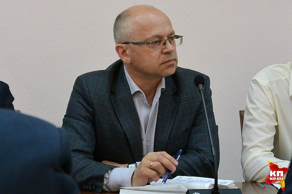 Договор с подрядчиком, ремонтирующим дорогу Киров-Русское, наверное расторгнут