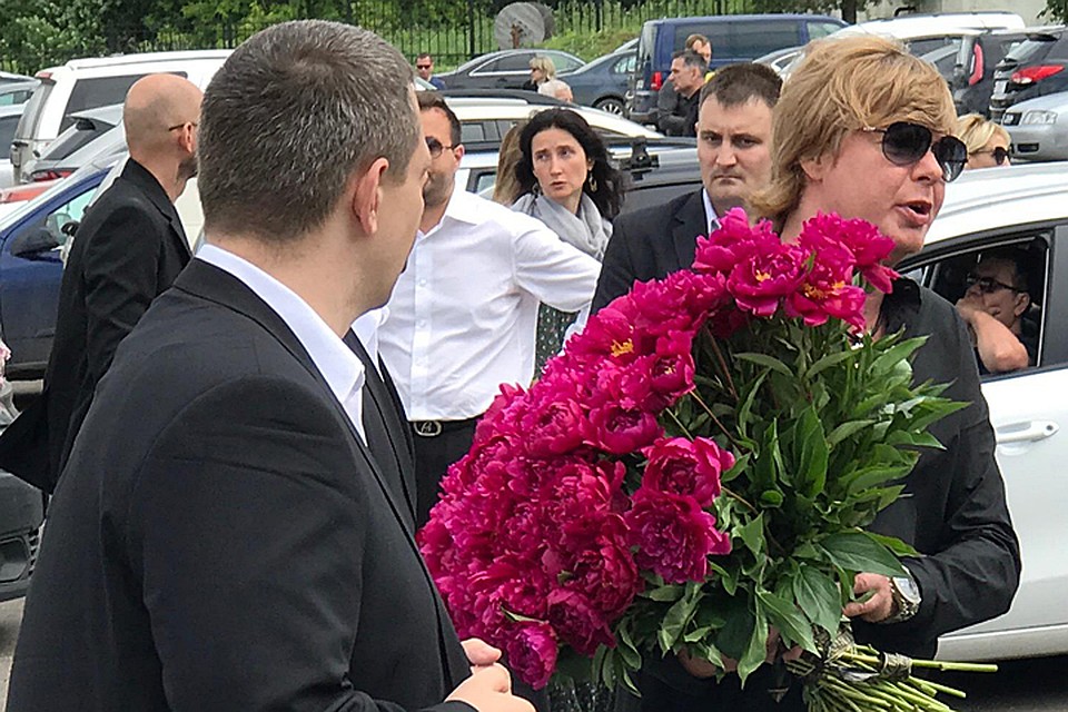 У всех глаза были на мокром месте, даже "Рыжий", человек-позитив, который наверняка улыбается даже во сне, весь как-то померк