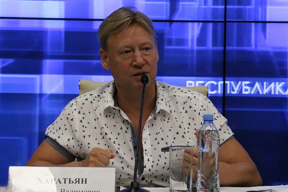 Дмитрий Харатьян приехал в Крым организовать фестиваль детского кино в Евпатории.