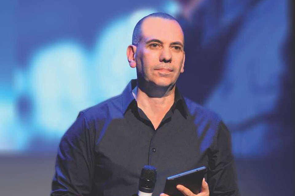 Марк Гейликман режиссер спектакля "Страна любви".