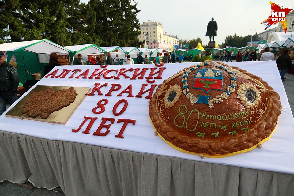Парад оркестров и выставка мастеров состоялись в центре Барнаула Фото: Олег УКЛАДОВ