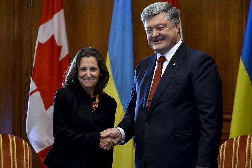 Президент Украины Петр Порошенко и глава МИД Канады Христя Фриланд. Фото: со страницы Святослава Цеголко в Facebook