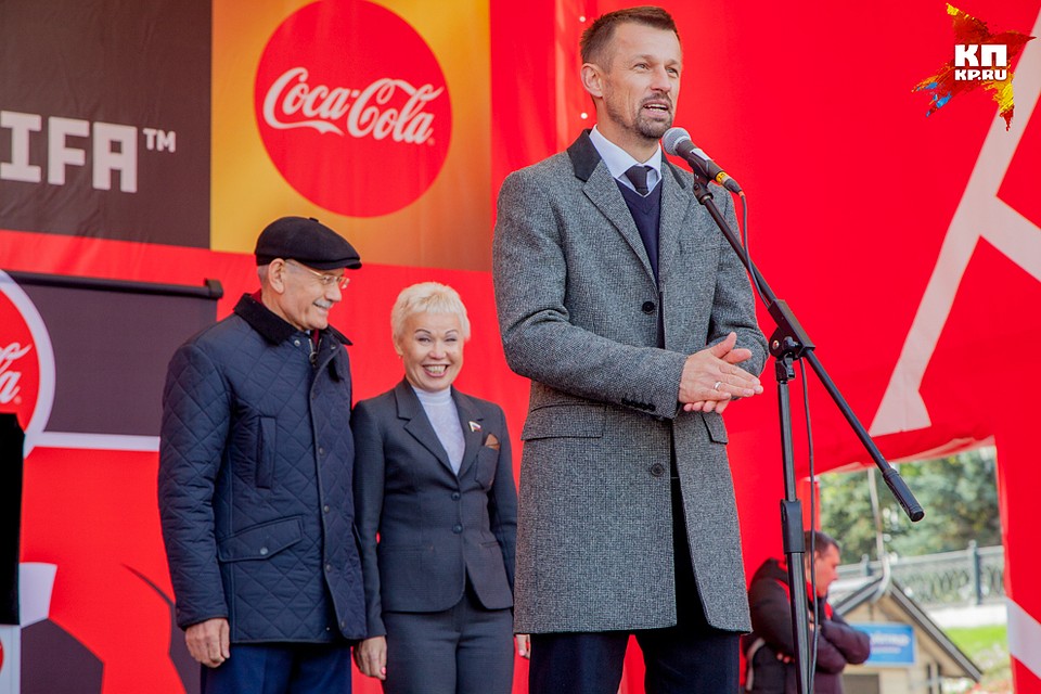 Главный тренер "Уфы" Сергей Семак обещал первым сфотографироваться с трофеем в Уфе Фото: Кирилл ПЕНКИН