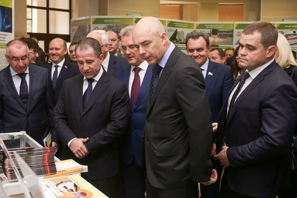 Губернатор Пензенской области Иван Белозерцев продемонстрировал последние разработки в области машиностроения и производства медицинских изделий