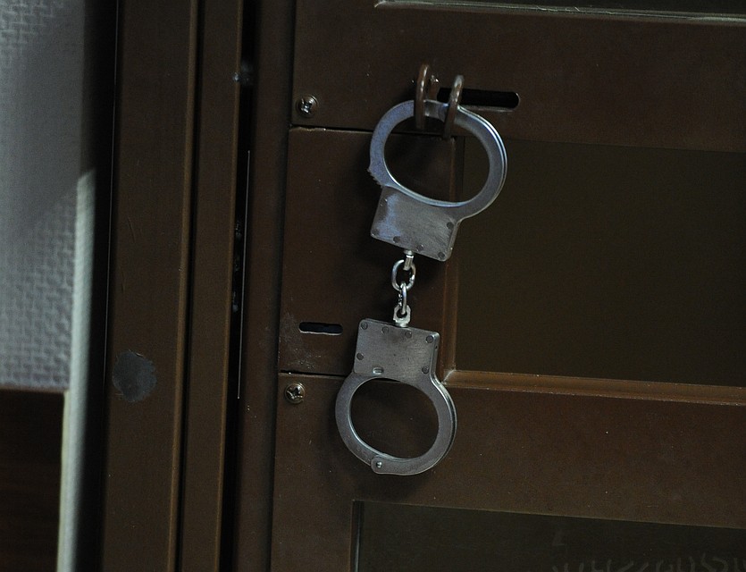В Угличе рецидивист до смерти забил своего товарища стеклянным графином В Угличе рецидивист до смерти забил своего товарища стеклянным графином