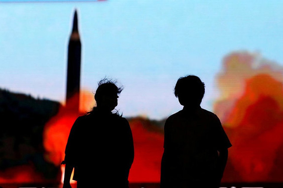 В ответ на совместные учения США и Южной Кореи власти КНДР пригрозили нанести по американцам "невероятный удар"