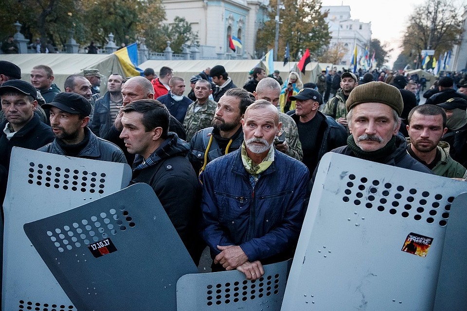 В Киеве проходит массовый митинг