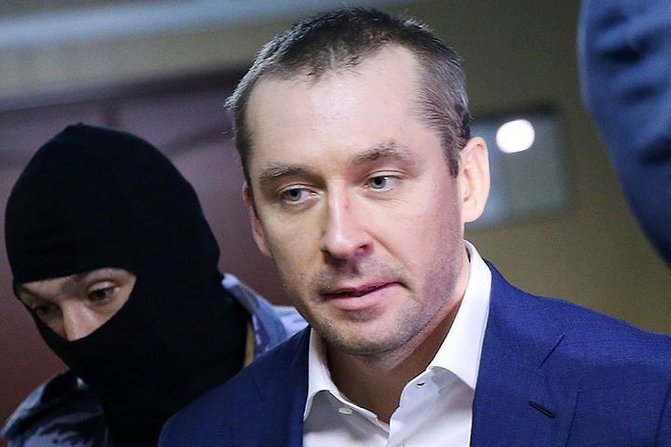 Захарченко с 2001 по 2016 год заработал официально 12 миллионов рублей. Фото: Антон Новодережкин/ТАСС