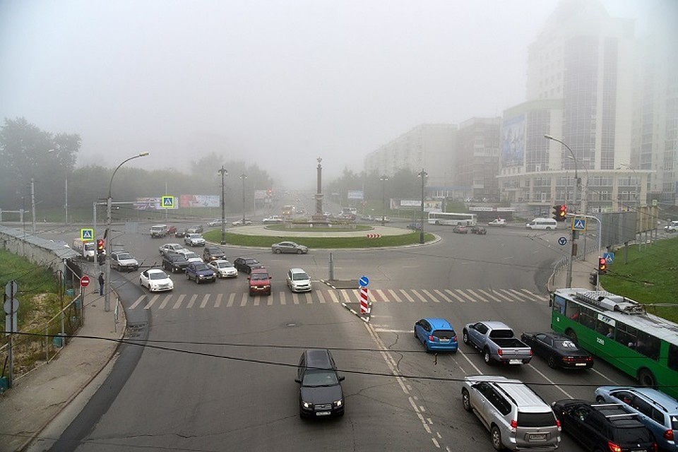 С 8 ноября водители ездят по новым правилам дорожного движения — на кольцах считается главным тот, кто туда уже заехал.
