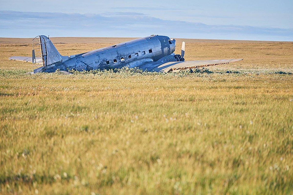 Самолет Douglas C-47 в тундре, 2007 год. Фото: Русское географическое общество