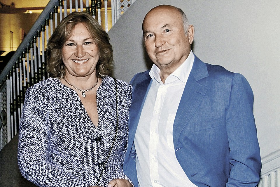 - В чем секрет нашего брака? Любовь и взаимное уважение. И не мешать друг другу.