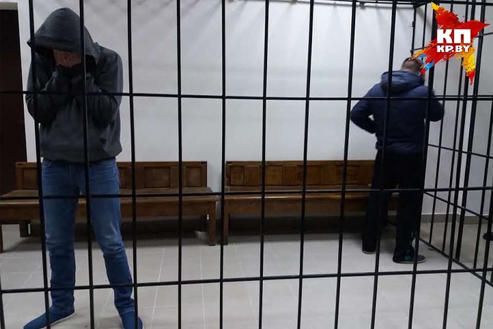 Вину в жестоком убийстве таксиста признает только один обвиняемый из троих.