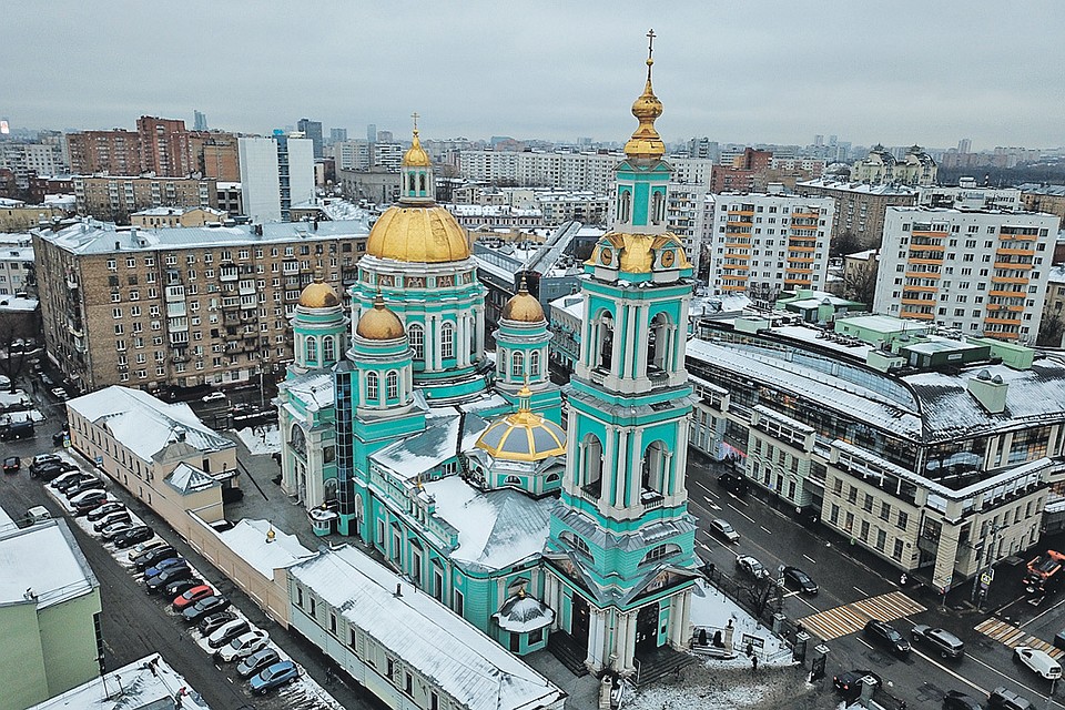 В эти выходные отмечаем Рождество. Самое время узнать побольше о московских храмах и о том, что в них хранится