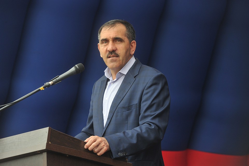 Глава Ингушетии, генерал-майор, Герой России в эфире Радио "Комсомольская правда" - о новогодней традиции жителей своей республики