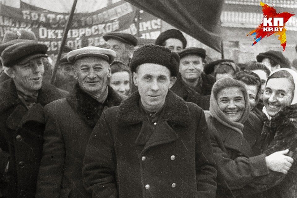 С этих снимков на нас смотрят лица наших предков. Фото: Петр ТАРАНДА