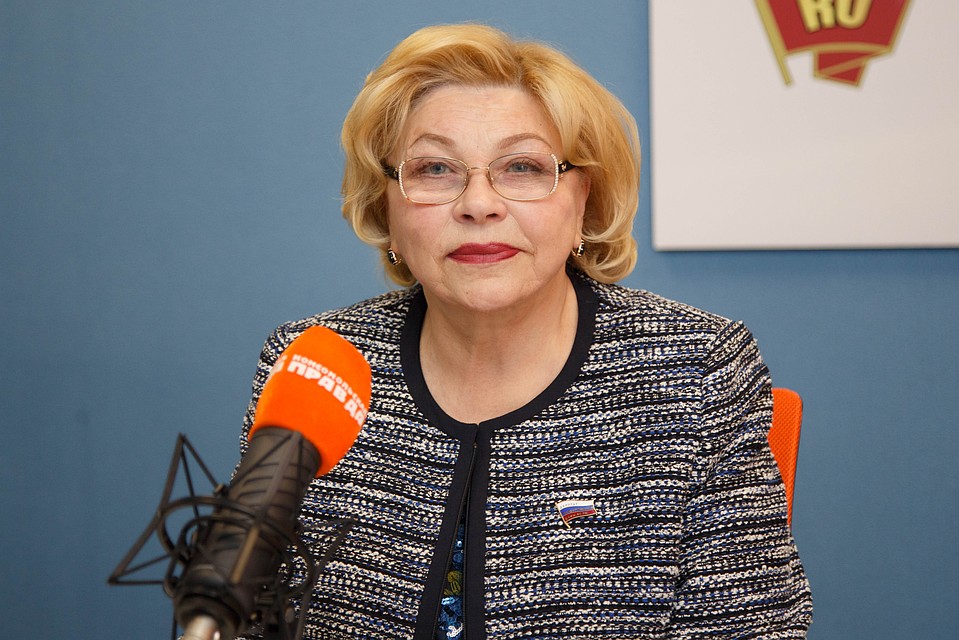 Елена Драпеко в студии радио «Комсомольская Правда в Петербурге»