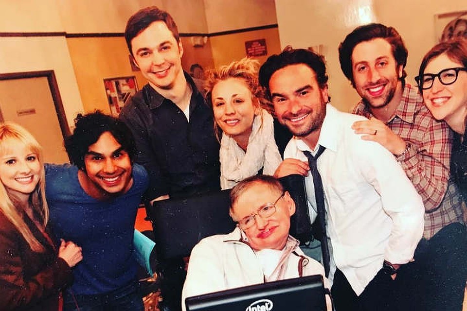 Звезды "Теории большого взрыва" и Стивен Хокинг. Фото: Instagram/sanctionedjohnnygalecki