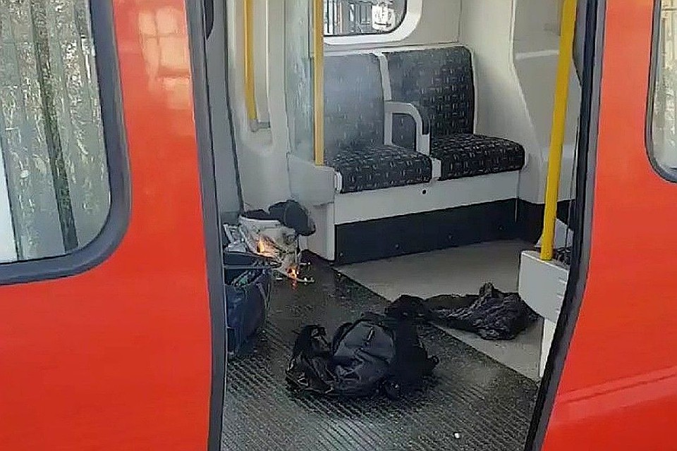 В столице Англии к пожизненному сроку приговорен 18-летний исполнитель теракта В столице Англии к пожизненному сроку приговорен 18-летний исполнитель теракта