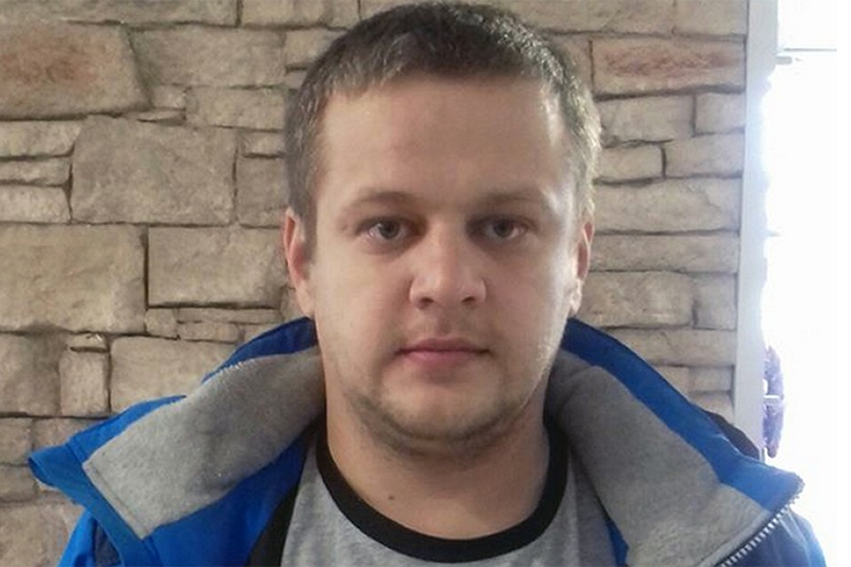 Мужчина, ставший одним из символов этой трагедии, загрузил несколько своих фотографий и видеоролик