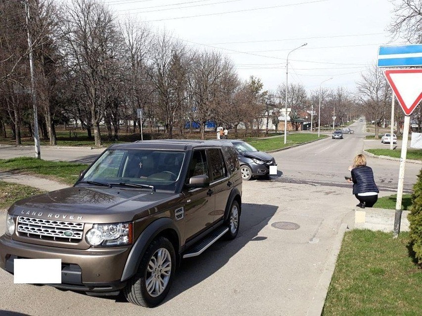 Водитель «Land Rover» оказался злостным нарушителем правил. Фото: УГИБДД по Ставропольскому краю