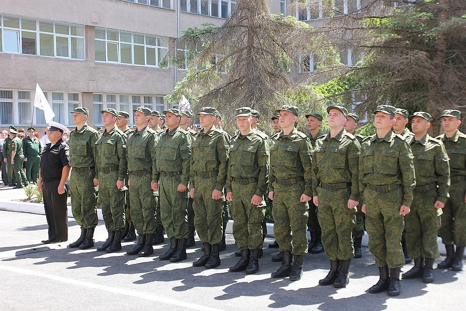 Крымчане проходят военную службу не только на территории полуострова, но и в других регионах РФ.