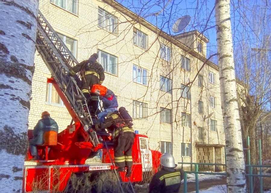 На учениях пожарные действовали согласно плану. Фото: пресс-служба УМЧС России по Тверской области