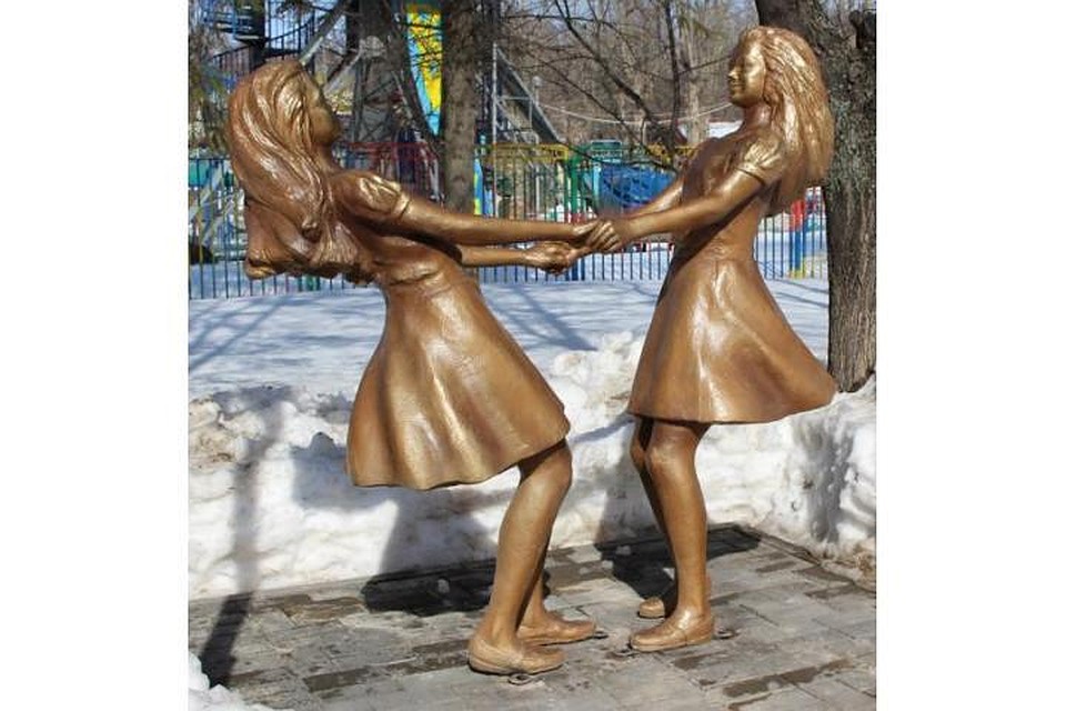 В Уфе продолжают появляться коричневые арт-объекты