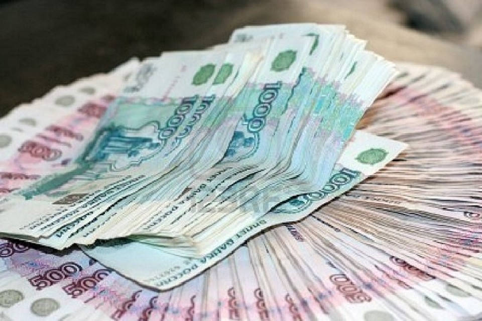 Полицейского задержали с крупной суммой денег