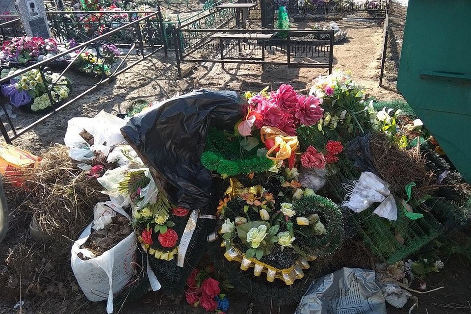 Мусор с погостов вывозится ежедневно