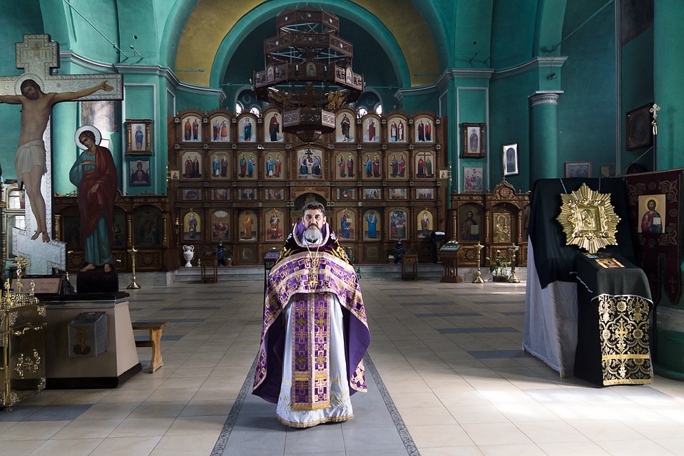Фактически отец Анатолий отремонтировал древний храм в одиночку