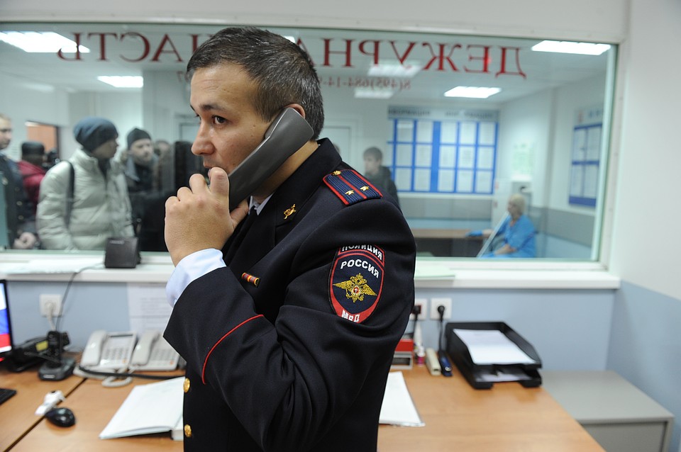 Пскове росгвардейцы задержали похитительницу алкоголя из Струг Красных.