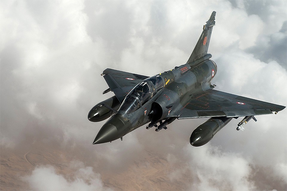 Истребитель ВВС Франции Mirage 2000D.