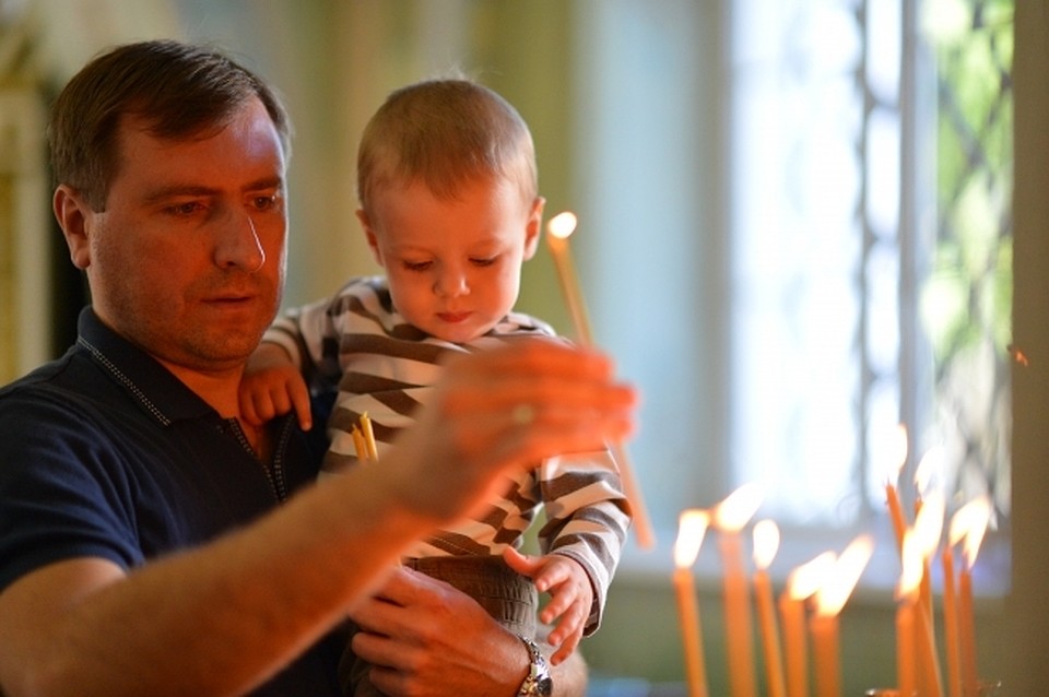 На родительский день стоит не только съездить на кладбище, но и дойти до храма