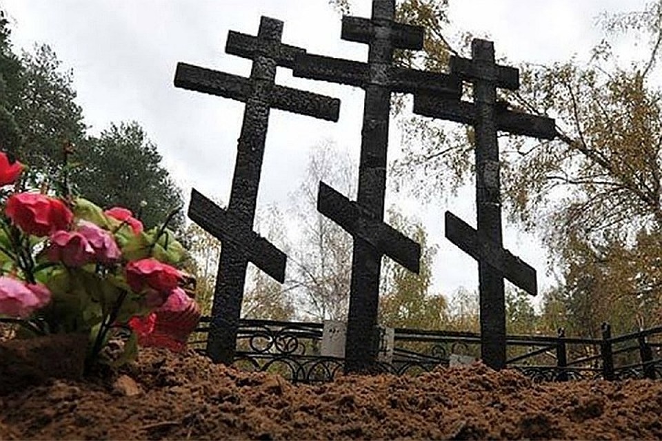 Родительская суббота нынче выдалась в самую распутицу, но посетить кладбище наверняка пожелают многие