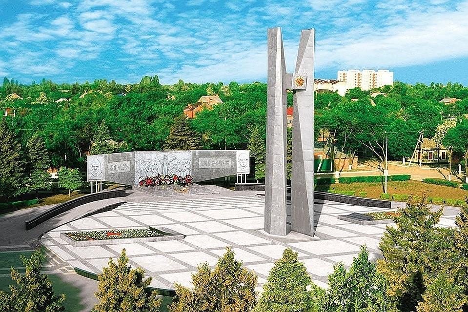 Там находится главный городской мемориал с Вечным огнем. Фото: администрация Ейска