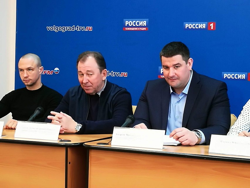 Обещают, что билеты поступят в кассы стадиона в ближайшие дни.