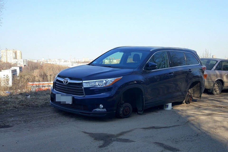 Автоворы оставили кастрюльку взамен колес в Нижнем Новгороде