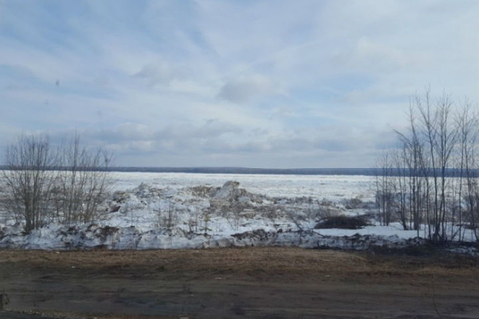 Жителей поселка в Красноярском крае эвакуировали из-за паводка. Фото: пресс-служба ГУ МЧС России по краю.