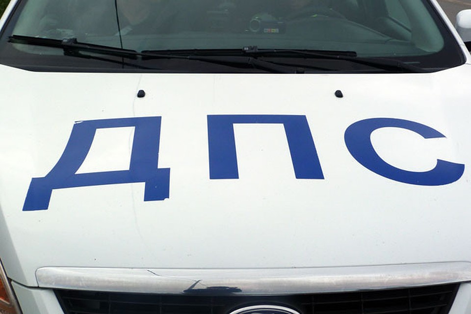 Инспекторы ГИБДД продолжают разбираться в причинах аварии.