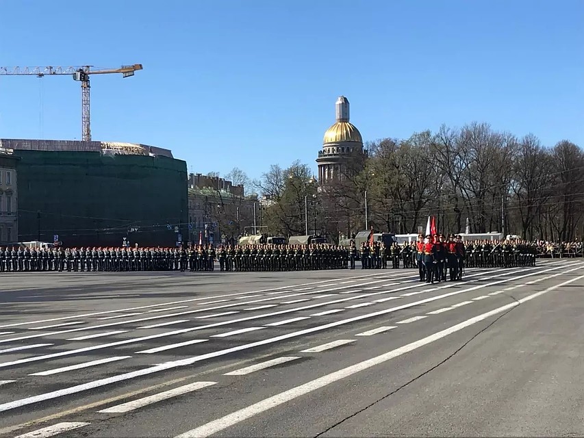 Традиционный парад на Дворцовой площади начнется в 10:00 9 мая.