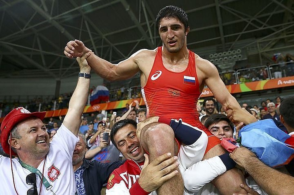 Абдулрашид Садулаев стал чемпионом Европы в родном Дагестане