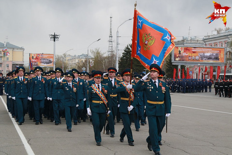 Репетиция Парада Победы прошла в Барнауле. Фото: Олег УКЛАДОВ