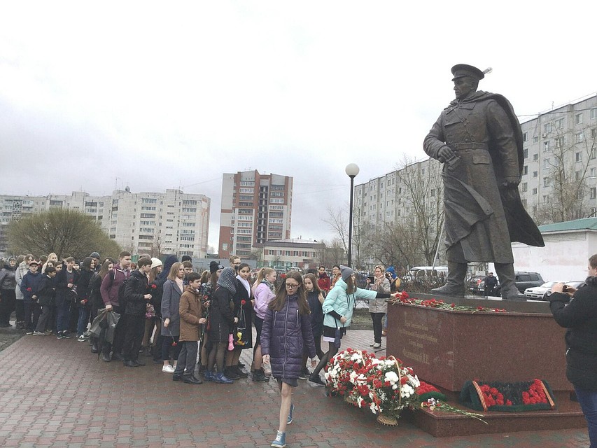 В Тюмени прошла торжественная церемония у памятника Федюнинскому
