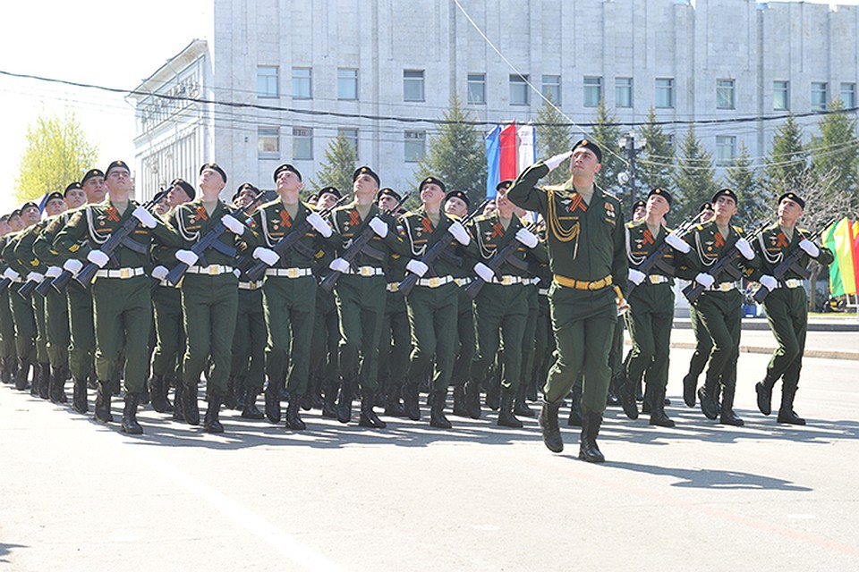 Парад Победы 2018 в Хабаровске: Новая техника, стройные «коробки» и воспоминания ветеранов