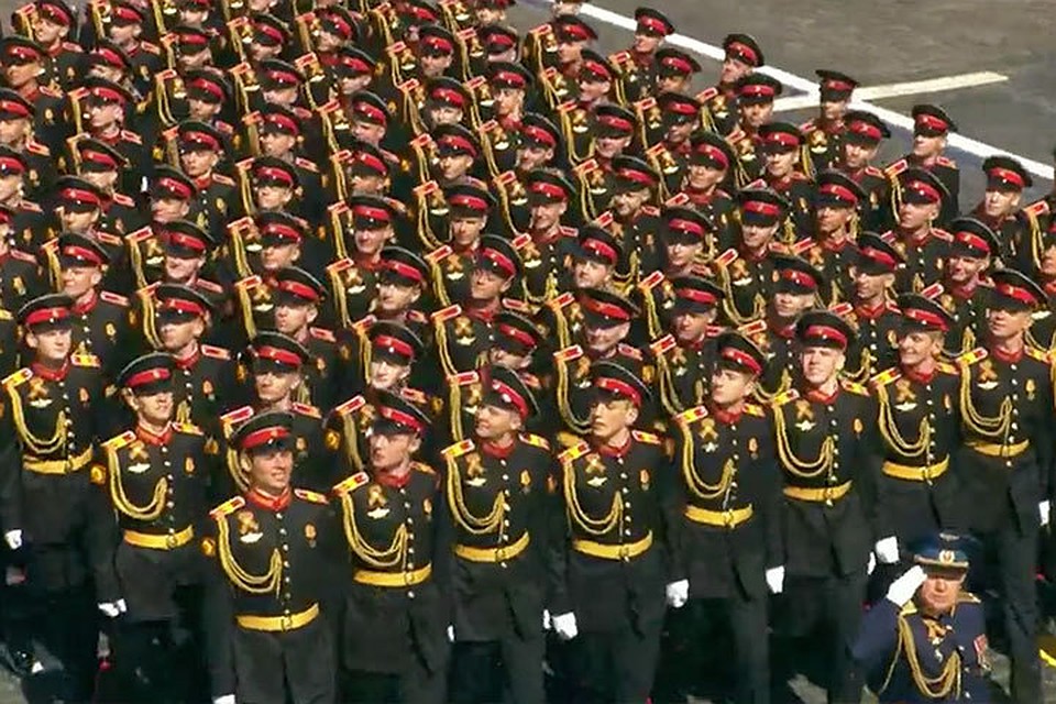 По Красной площади промаршировали 12,5 тысячи военных